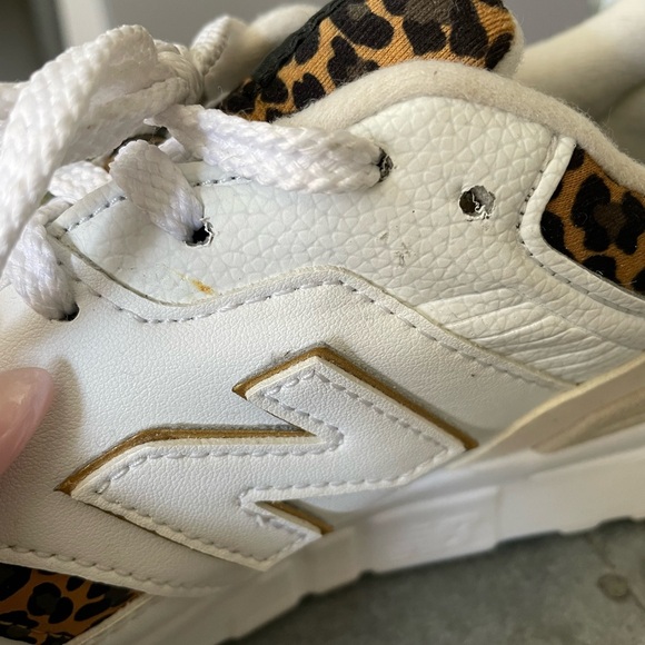 New Balance 997H Athletic Shoe - Big Kid - White / Leopard Size 7 (8/8.5 women) - Picture 5 of 8